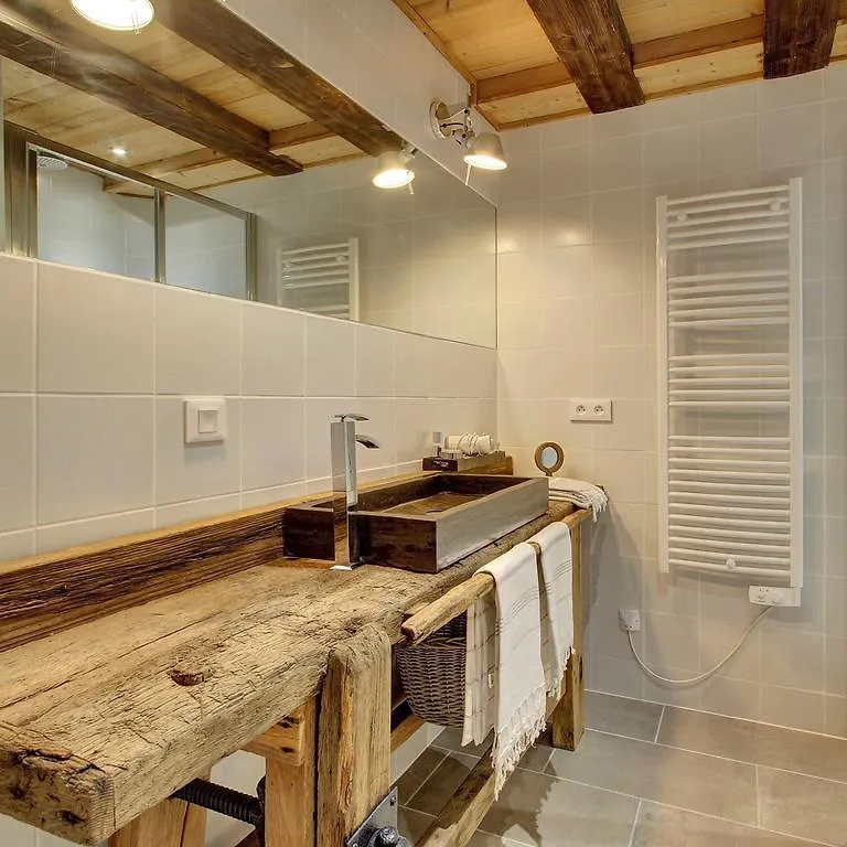 L'Ours Blanc Lodge Le Biot 0*,
